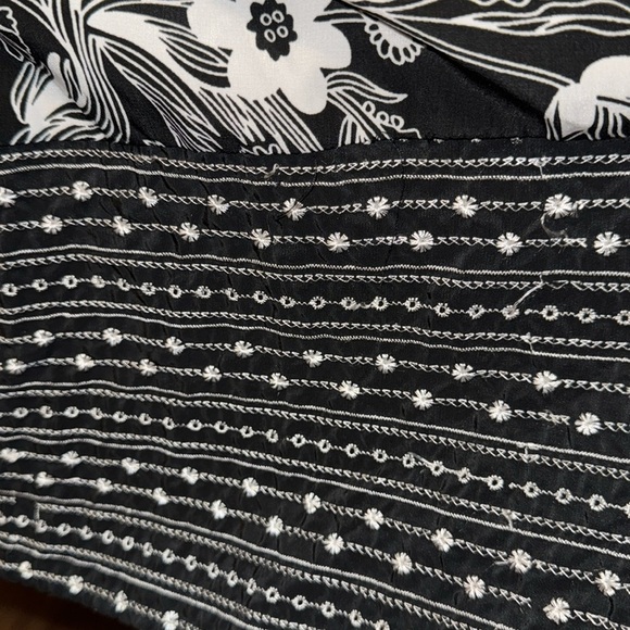 Pre View Floral Black and White Skirt Size 10 - Picture 3 of 5